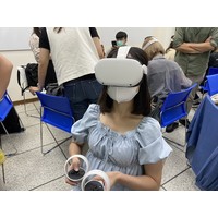 學生體驗VR